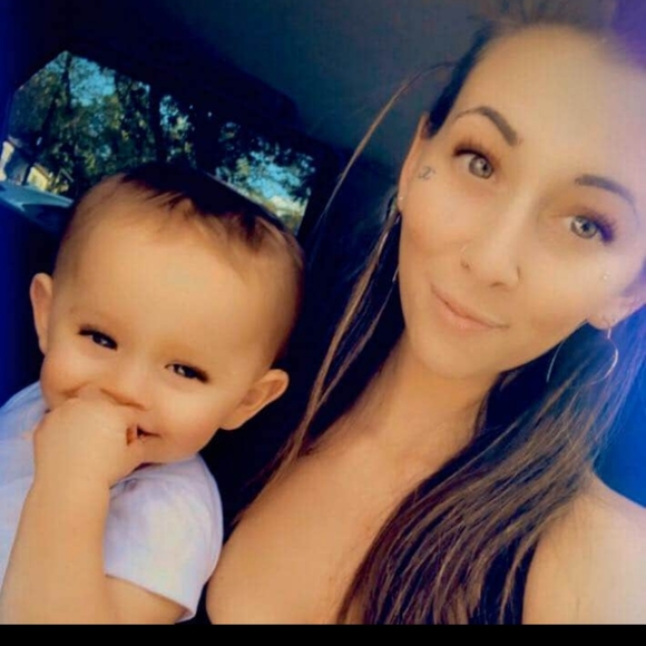 Meet your Posher, Colette - Picture 2 of 4